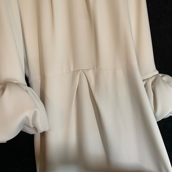 A Jackie-O kind of dress by Issue New York. - Picture 12 of 14